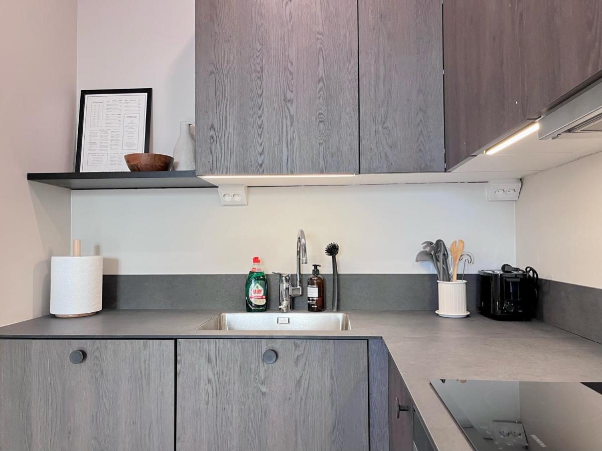 Stylish Flat Next To Metro Apartment