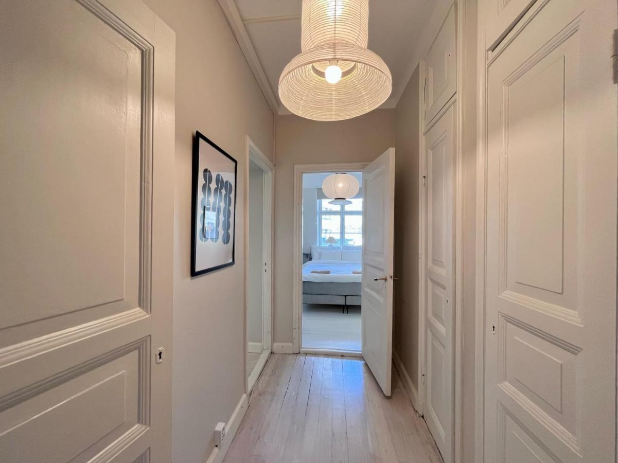 Stylish Flat Next To Metro Apartment *